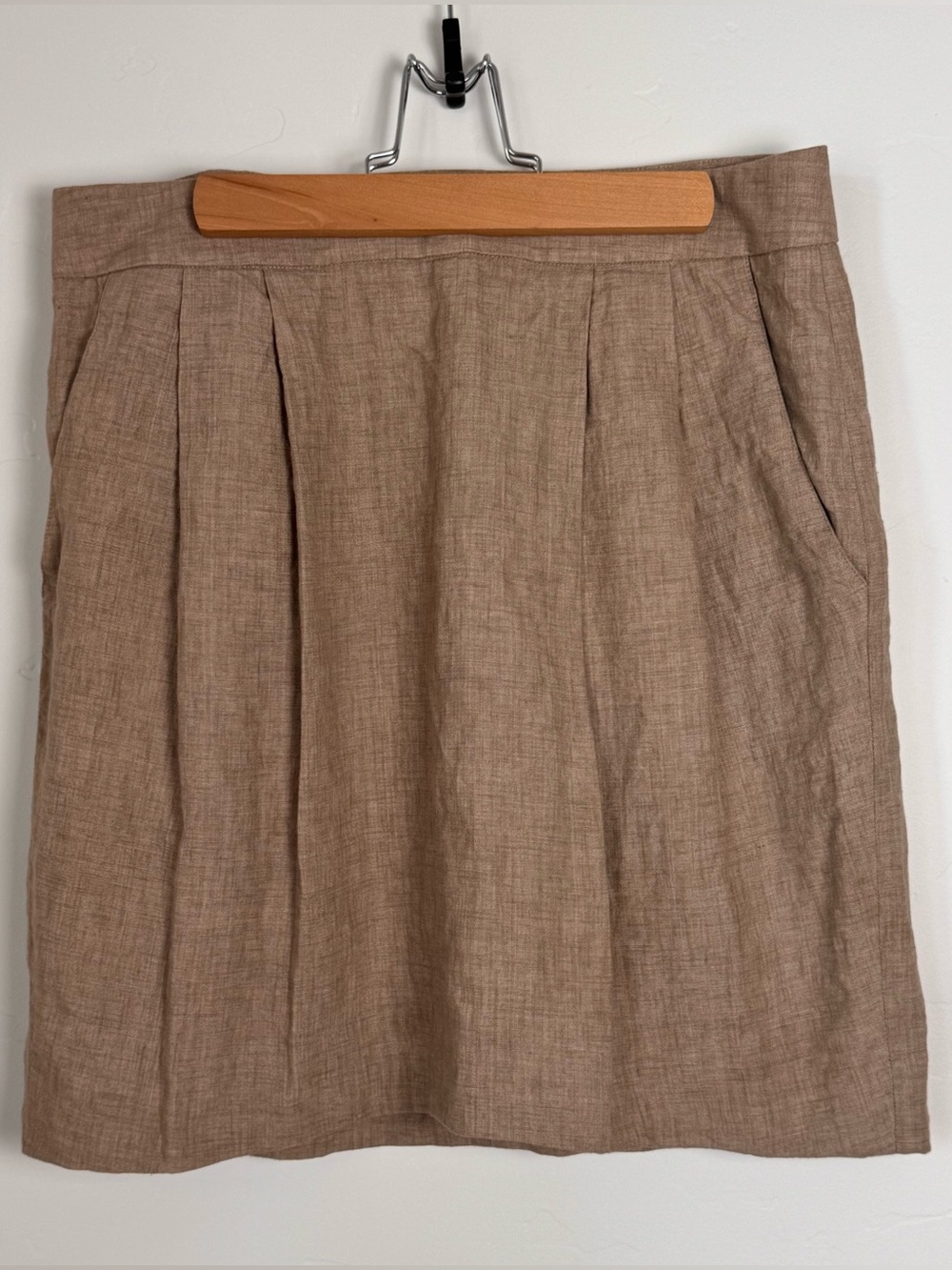 DKNYC 100% Linen Skirt Pleated Tan Pockets Euro Summer Minimalist Earthy  Size 4